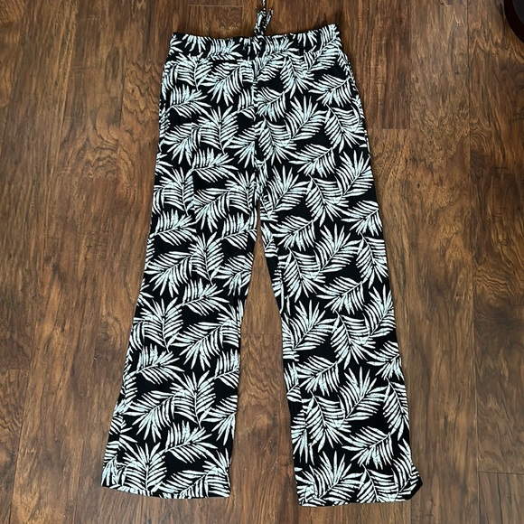 Saint Tropez West Pants - Black and white palm print pants